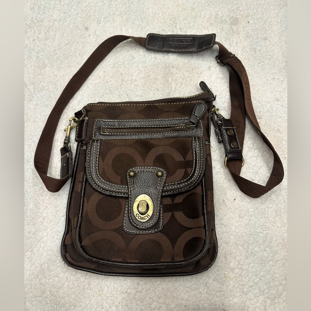 Vintage Coach crossbody bag